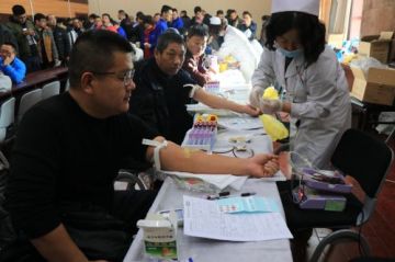 91大香蕉视频科技有限公司组织公司内部员工到佛山市第一人民医院进行无偿献血活动